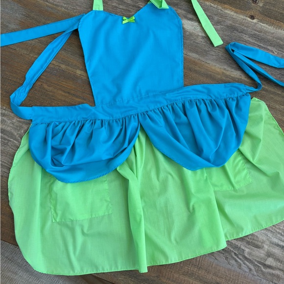 Cinderella’s Stepsister Blue and Green Apron - Picture 2 of 4